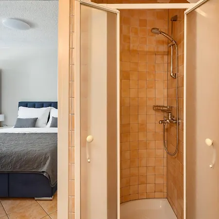 Maras Premium * Porec