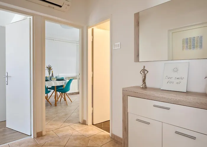 アパート Maras Premium ポレッチ